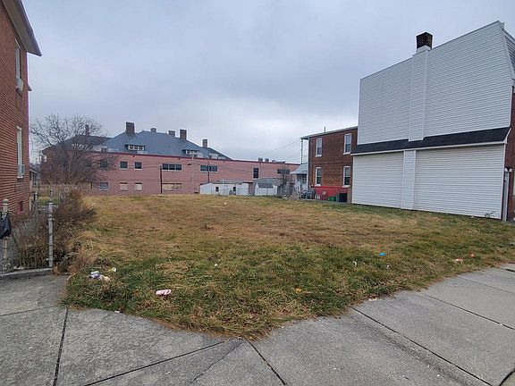 3rd image of 620 Wallace St