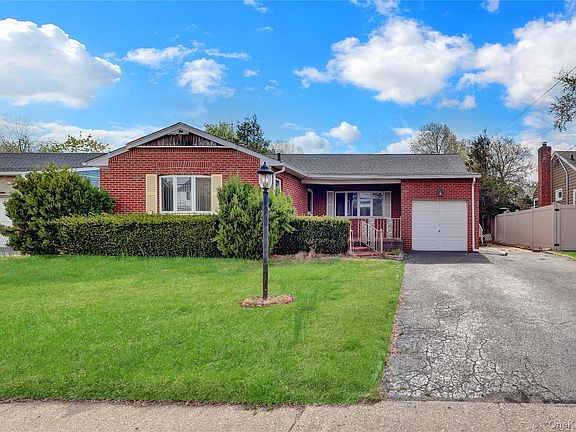 3rd image of 825 Bellmore Road