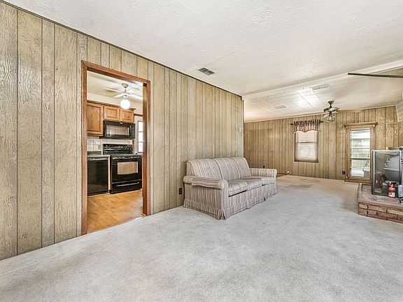 3rd image of 705 Lefors St