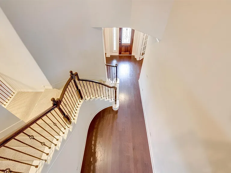 10307 Latta Creek Dr — Photo 47