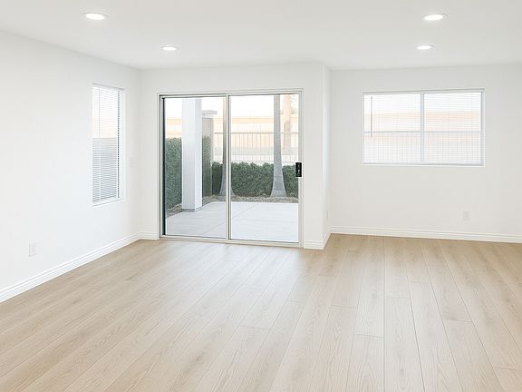 family room and eat-in kitchen nook