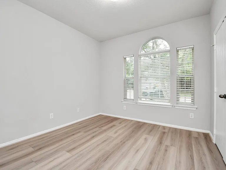 24118 Wild Horse Ln — Photo 11
