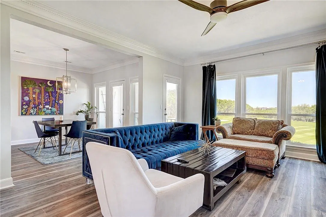 2 bed, 2.5 bath, 1641 sqft, $3,900 — Photo 3