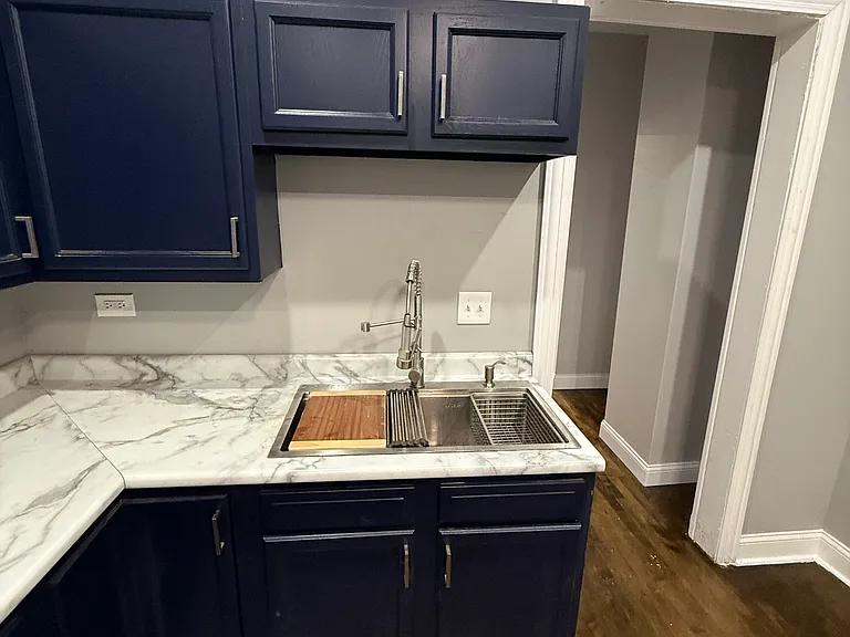 W 48th Pl — Photo 3