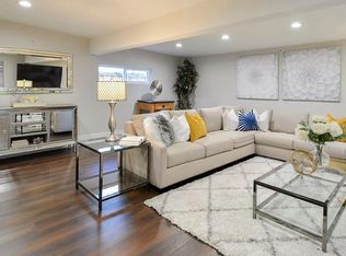 911 Dennis Dr, Palo Alto, CA 94303