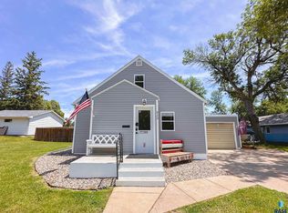 920 N Harth Ave, Madison, SD 57042