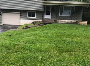 14 Apple Tree Ln, Liverpool, NY 13090