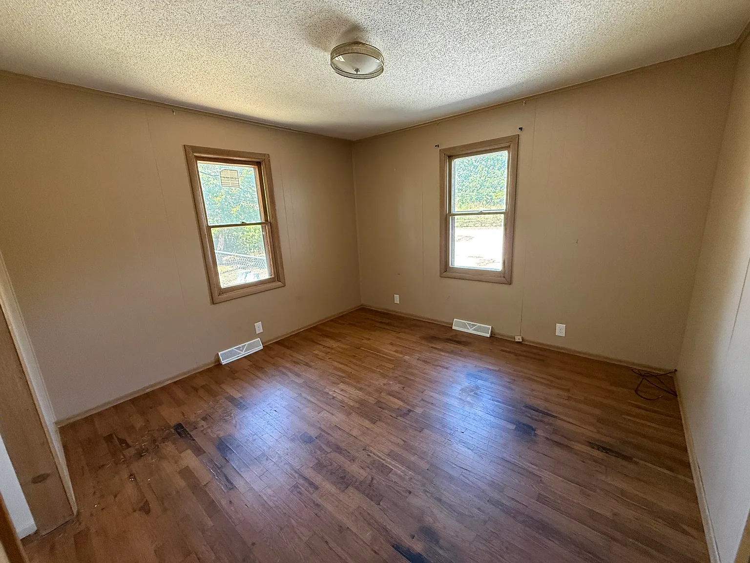 3 bed, 1678 sqft, $1,100 — Photo 4