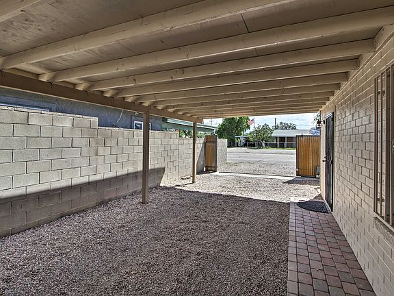 5th image of 2761 N Dodge Blvd