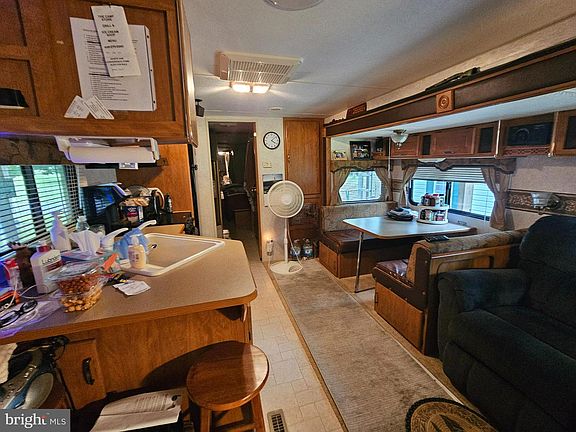 2nd image of 333-332 Comanche Dr #1
