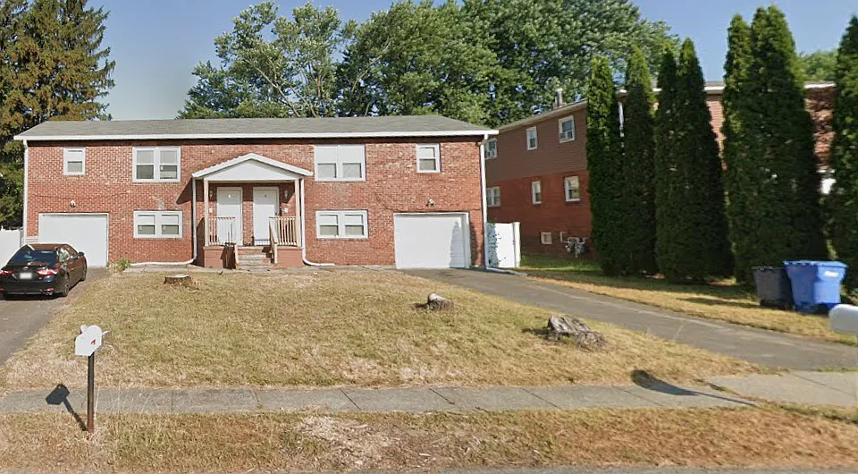16-16A Limerick Dr #A