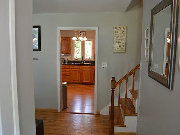 2nd image of 30 Glenna Dr
