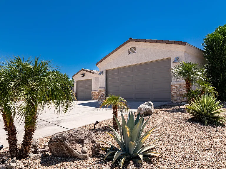 3420 Sheik Dr — Photo 73