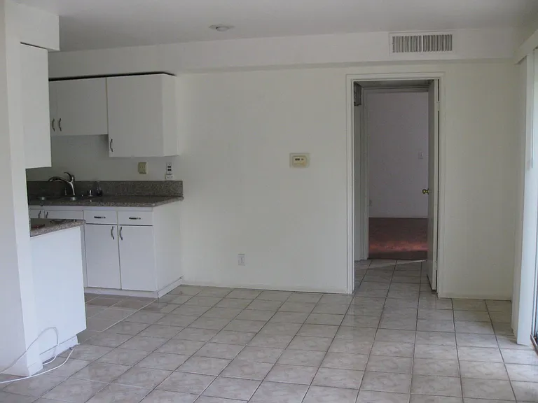 9920 Jordan Ave — Photo 5
