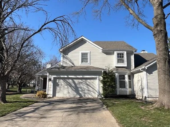 9002 W 120th Ter, Overland Park, KS 66213