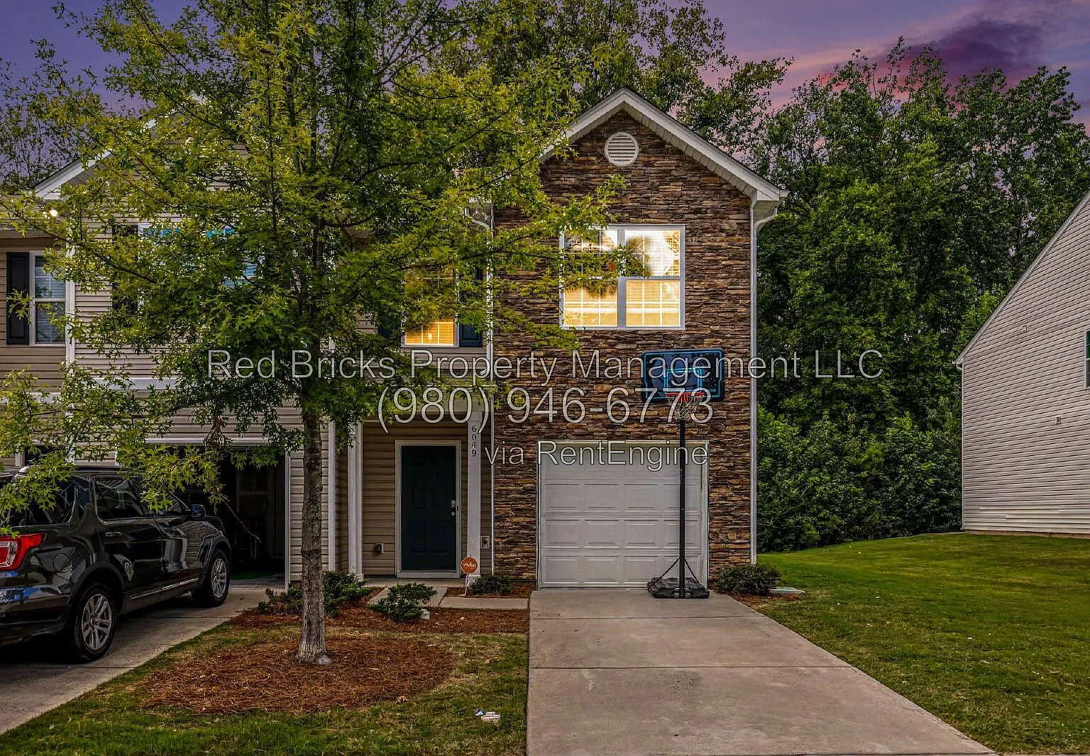 3 bed, 2.5 bath, 1429 sqft, $1,945 — Photo 2