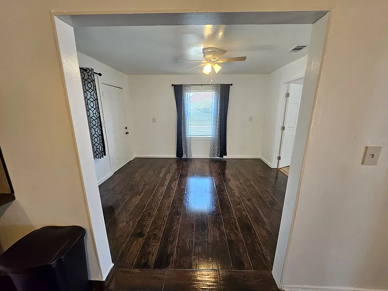320 Locust Ave — Photo 28