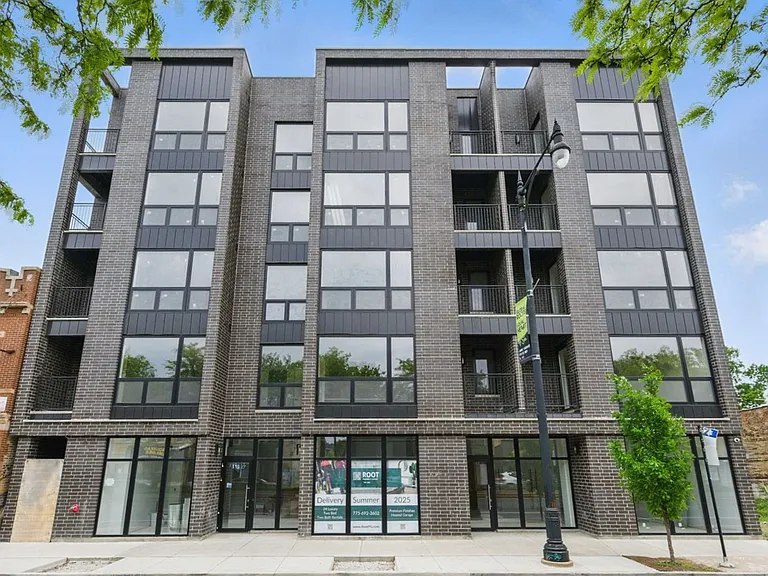 3043 W Irving Park Rd #305 — Photo 20