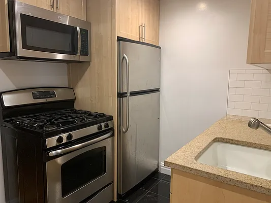 Rented by Stonehenge NYC LLC | media 3