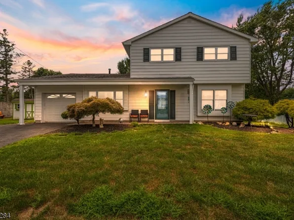 6 Grant Ct, Mount Olive Twp., NJ 07836