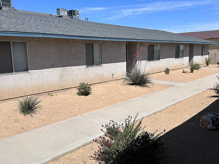 15682 Bear Valley Rd — Photo 21