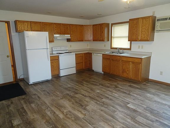 5th image of 607 Washington St