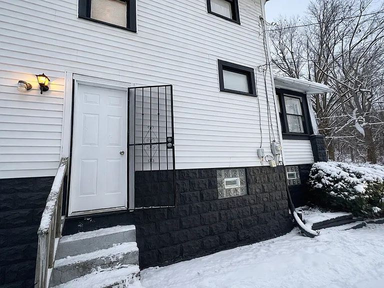 712 Roselle Ave #A — Photo 2