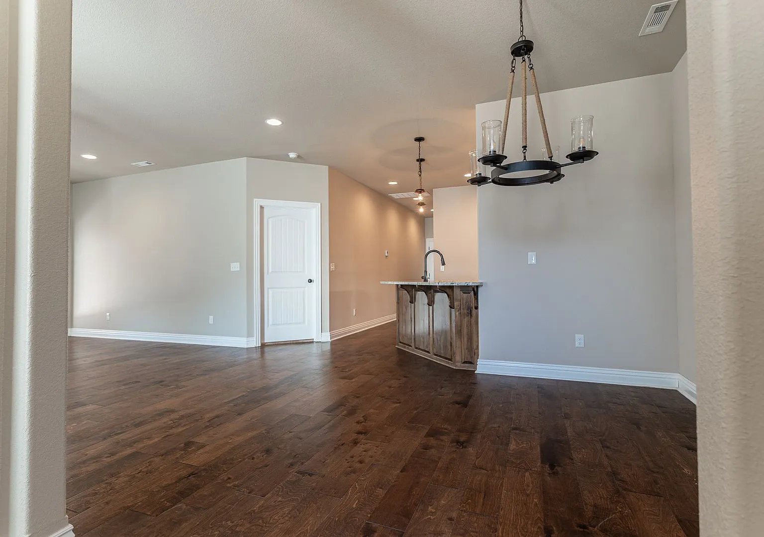 3 Bedroom, 2.5 Bathroom Home for Rent in Fayetteville AR — Photo 4
