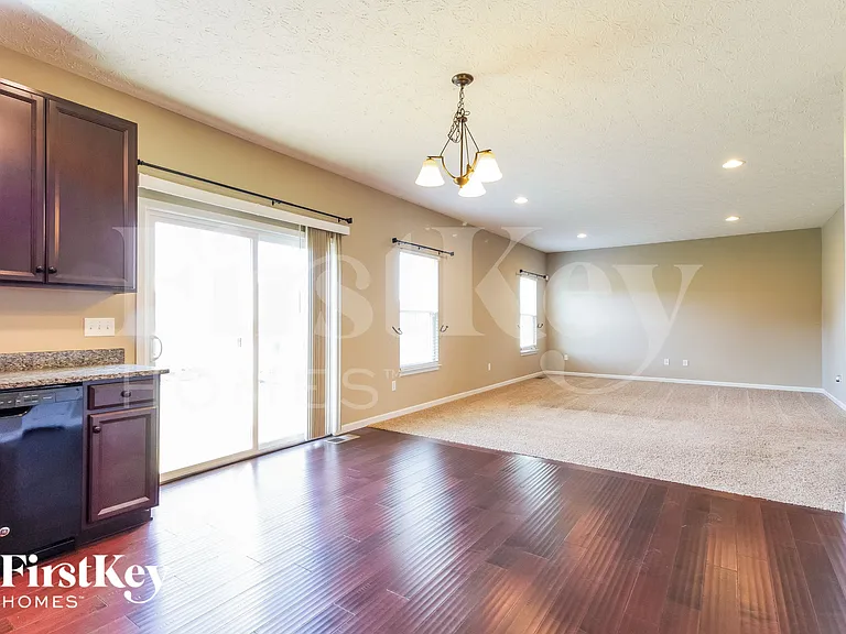 5312 Venetian Way — Photo 6