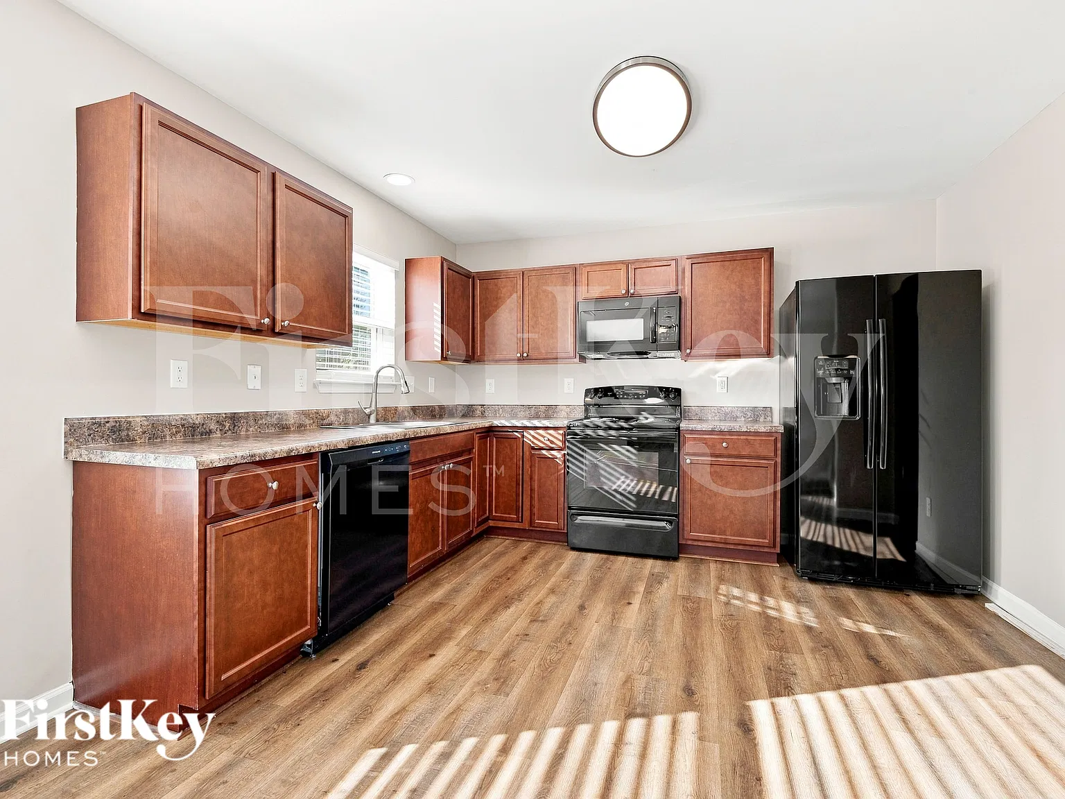 4 bed, 2.5 bath, 1635 sqft, $2,120 — Photo 3