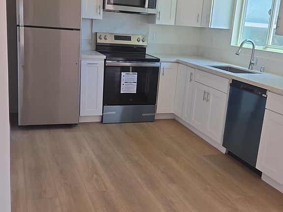 3rd image of 1375 Naranca Ave Unit 1