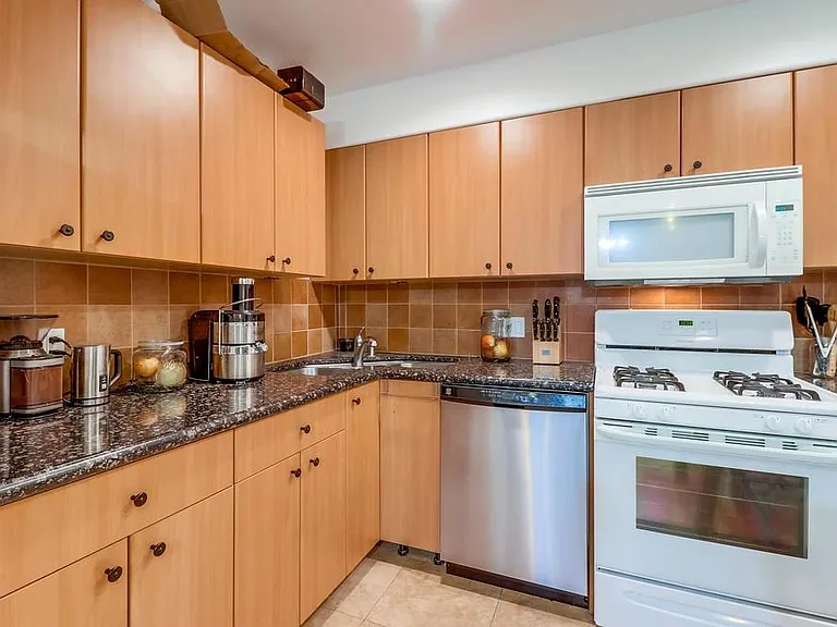 1859 Grand Ave #1857-1/2-1 — Photo 10