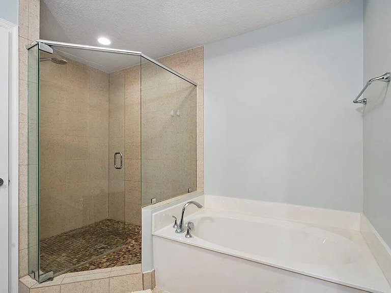 4930 NW 15th Ave — Photo 11