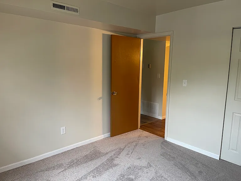 Colonial Estates — Photo 15