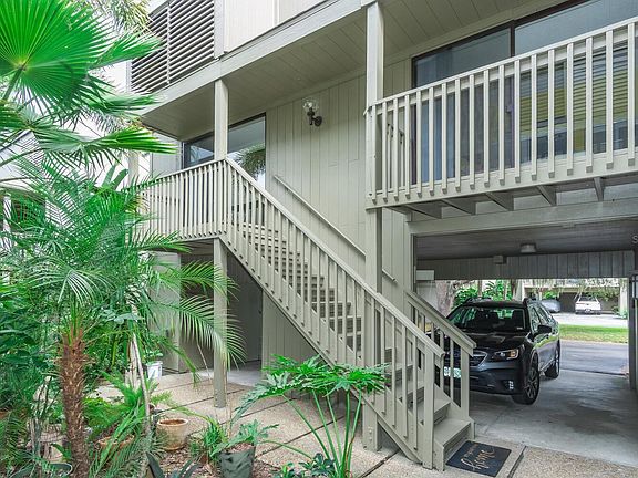 3rd image of 310 Pine Run Dr