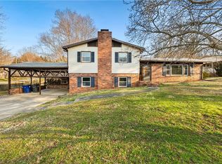 100 Shelton Cir, Winston Salem, NC 27106