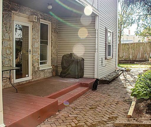 Side porch