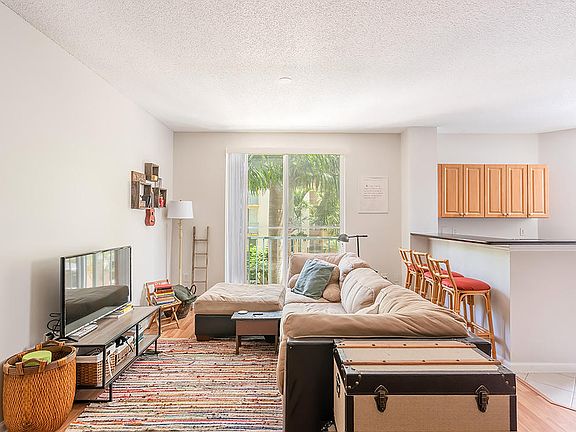 2nd image of 630 S Sapodilla Ave APT 305
