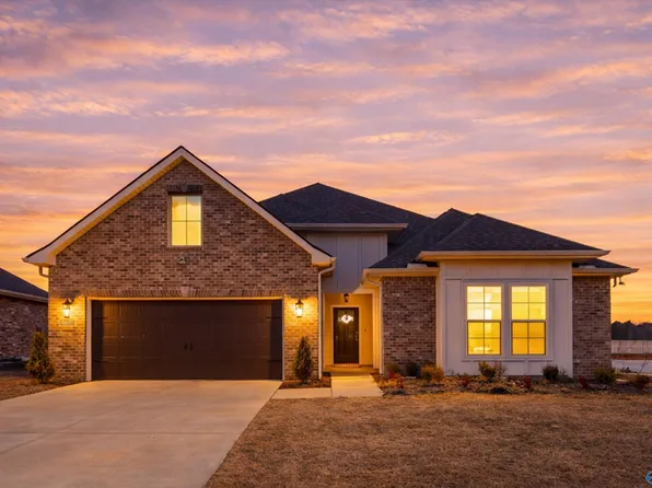 17764 Cabernet St, Athens, AL 35613