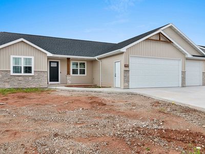 1951 White Dove Ln, Kaukauna, WI, 54130