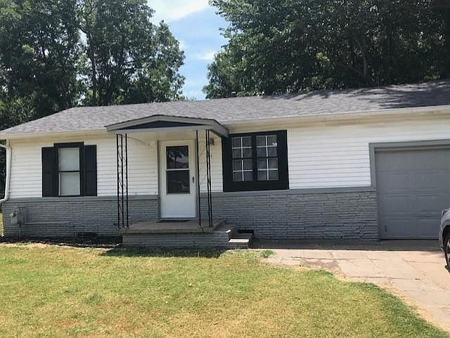 Very cute small home. Two bedrooms, 1 bath, 1 car garage in nice neighborhood.