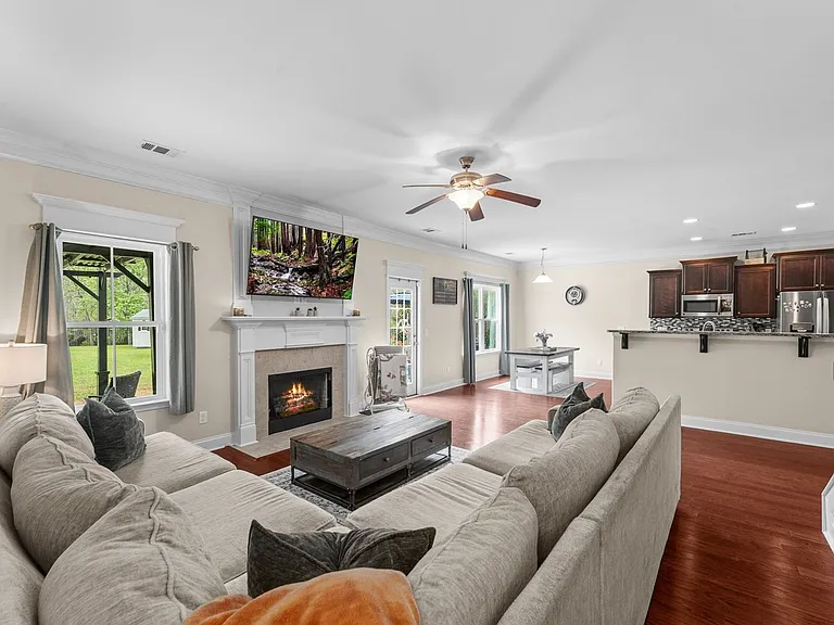 108 Saratoga Dr — Photo 11