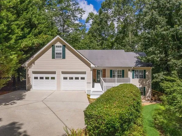 108 S Windsor Dr, Dawsonville, GA 30534