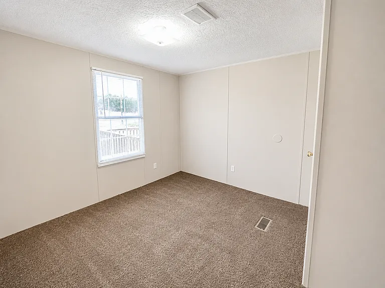 18 Cross St — Photo 11