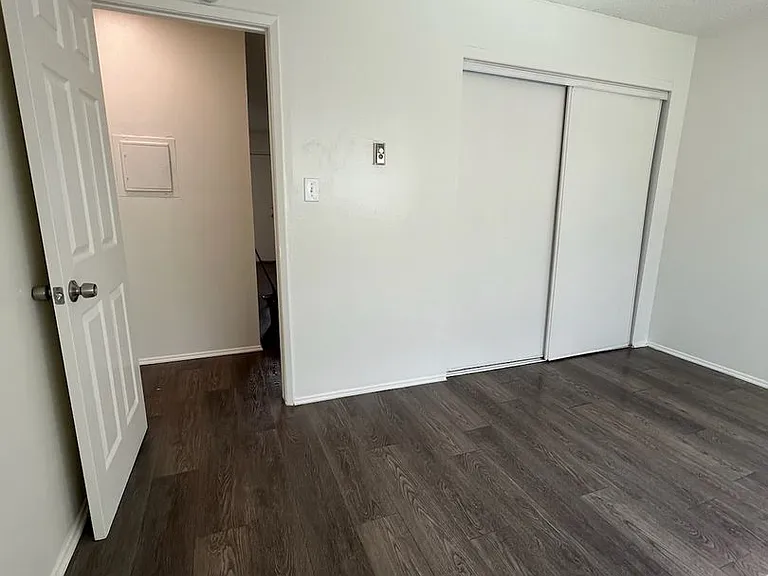 508 S Victoria Ave — Photo 10