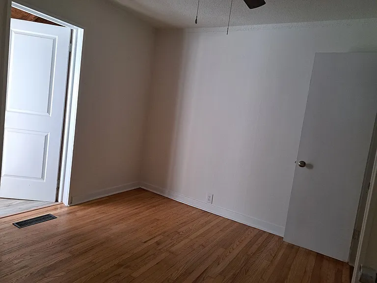 2918 Jackson St — Photo 5