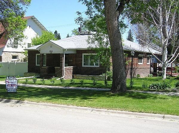 2nd image of 711 W Boulevard St