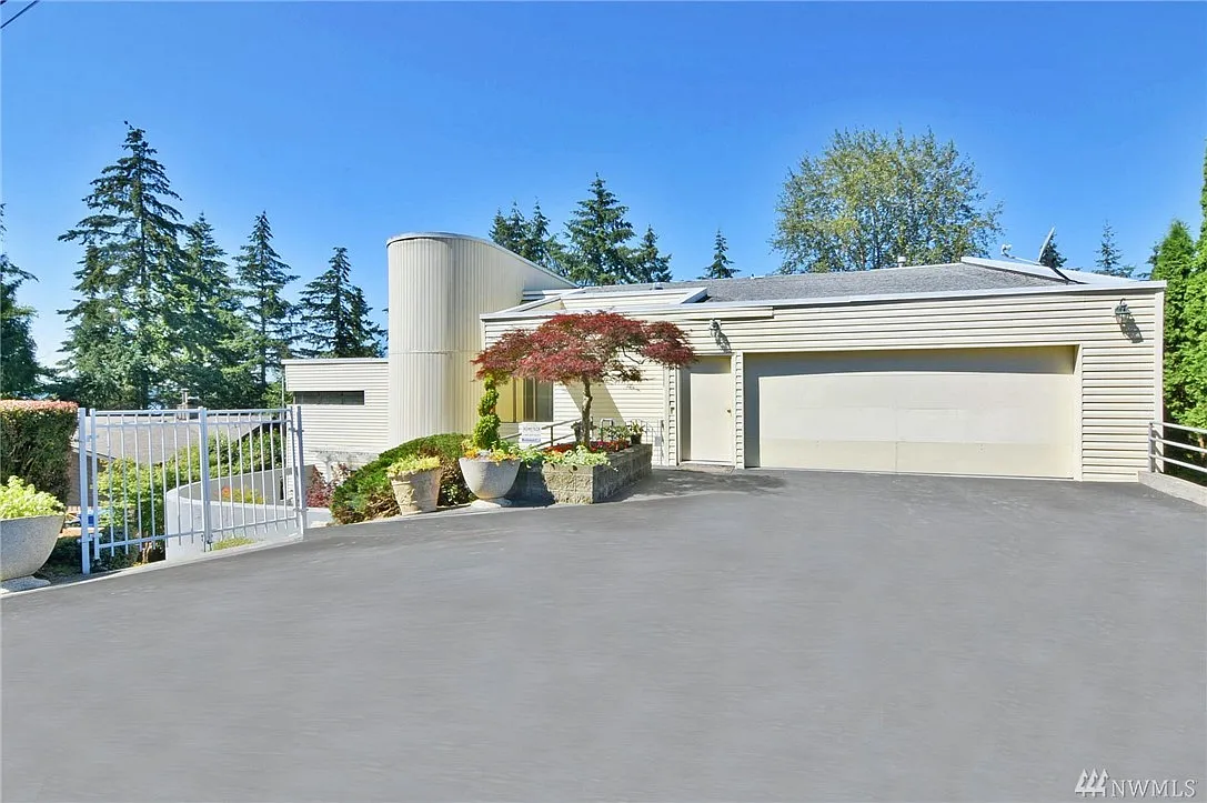 18765 Kenlake Pl NE photo 1
