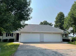 N9639 Emerald Ln, Appleton, WI 54915
