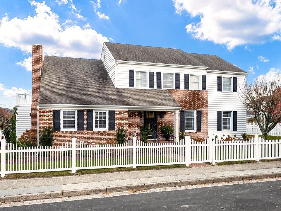 1st image of 1103 Gardens Pkwy